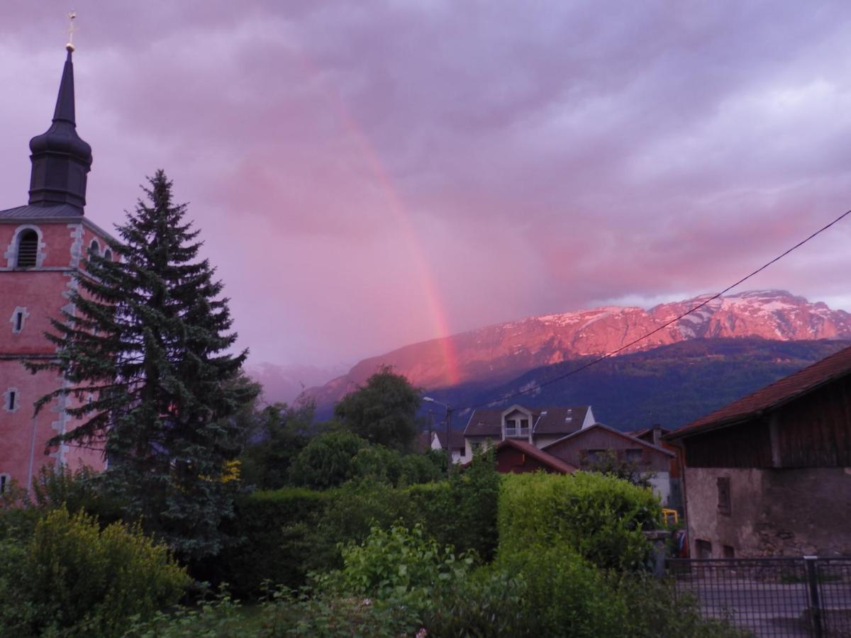 Au Coeur Des Alpes Panzió Marignier Kültér fotó